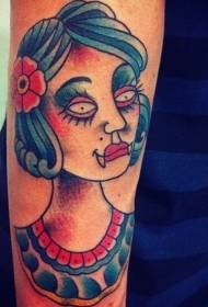 Foto di tatuaggio braccio ritratto di vampiro semplice colore femminile