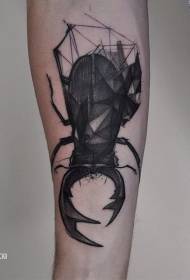 mkono wa kuchonga mtindo mweusi wa jiometri kubwa na muundo wa tattoo ya angular