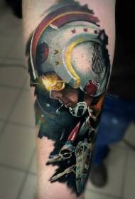 Braccio tatuaggio pilota di guerre stellari colorate in stile moderno