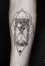Arm timglas geometriska punkt törna svart grå linje tatuering mönster