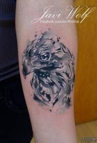 Spattende adelaar zwart grijs tattoo-patroon met kleine arm