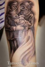 beso zahar urpekari zahar familia familia tatuaje eredua