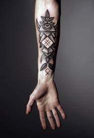 schwaarz gro geometresch Aenblatt Aarm Tattoo Muster
