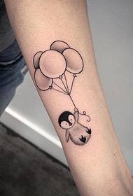 wysięgnik kreskówka pingwina balon czarny szary wzór tatuażu