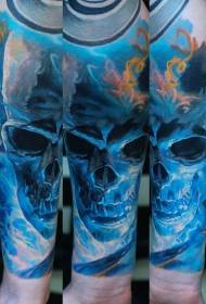 kis kar jó megjelenésű kék fényes koponya tetoválás mintával