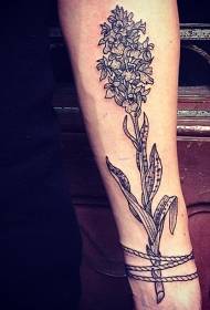 brațe impresionante alb-negru frumos model de tatuaj de flori