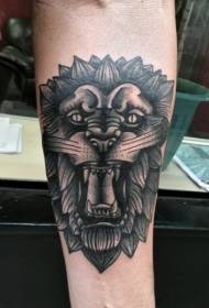 braço leão cabeça retrato tradicional tatuagem padrão