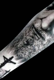 kryq i zi me model të tatuazhit të një njeriu të trishtuar