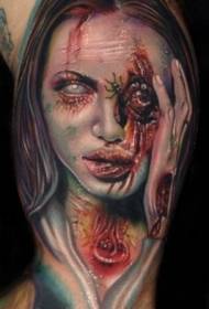 Zowopsa zowopsa za zombie mkazi wowonetsa tattoo