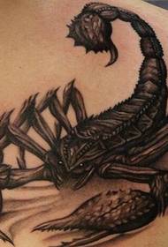 肩上蝎子纹身图片