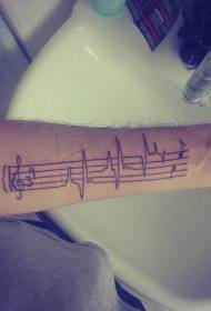 የጥቁር ኮከብ መስመር ማስታወሻዎች እና የ ECG ንቅሳት ንድፍ ጀርባ ላይ