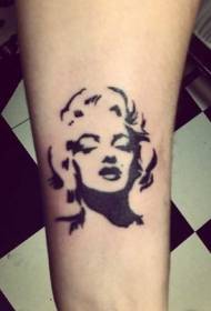 Zwart minimalistisch Marilyn Monroe portret tattoo-patroon