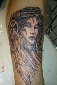 braccio donna nera vecchia scuola con motivo tatuaggio dream catcher