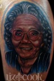 vecchio modello di tatuaggio ritratto nonna colore