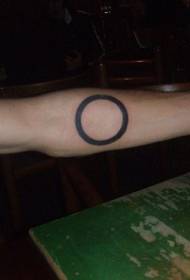 Modello di tatuaggio regolare nero misterioso cerchio braccio