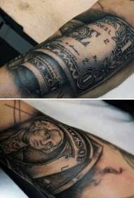 невероятный черно-белый рисунок татуировки банкноты