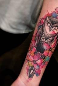 Knöchel Black Ink Owl mat Splash Ink Blummen Tattoo Muster
