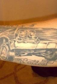 Wzór tatuażu na ramię czarny szary styl samochodu
