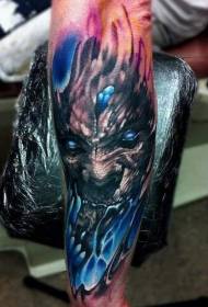 Patrón de tatuaje de diablo negro y azul de brazo