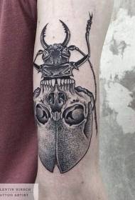 Arm schwarz Punkt Igel Käfer Tattoo Muster