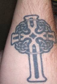 croce nera modello celtico tatuaggio braccio braccio