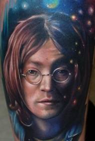 modello di uomini ritratto e cielo stellato tatuaggio