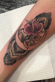 sgoil ghàirdean Rose peant tatù tatù