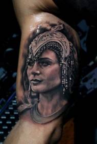 Patrón de tatuaje de retrato de reina egipcia de estilo gris negro grande