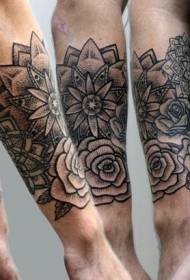 Rankos juodos graviūros stiliaus įvairūs vanilės tatuiruotės modeliai