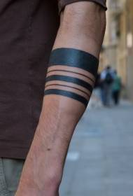 kol siyah çizgi tribal dövme deseni farklı kalınlıkta