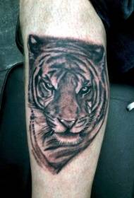 disegno del tatuaggio dipinto testa di tigre selvaggia del vitello
