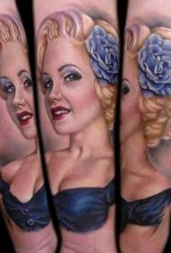 modello del tatuaggio del fiore blu del ritratto sveglio della donna del piccolo braccio