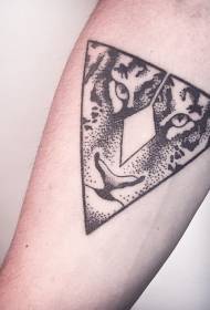 arm svart triangel med tiger ansikte tatuering mönster