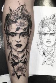 juokingas juodas paslaptingas moters portretas su gėlių tatuiruotės modeliu