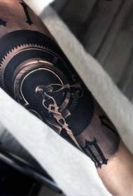 rankos nuostabus tikroviškas juodo mechaninio laikrodžio tatuiruotės modelis