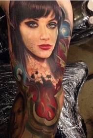 Modello di tatuaggio viso donna colore realistico della donna