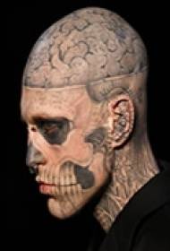 Tatuaggio creativo prospettiva singolare