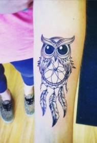 Ulchabhán beag stíl chartúin gleoite dubh owl le patrún tattoo aisling catcher