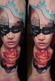 Арм нови женски портретни узорак за тетоважу ружа