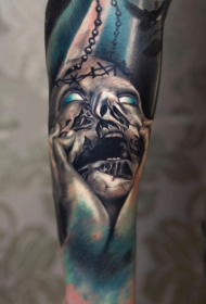 arm kleur horror styl monster gesig tattoo patroon