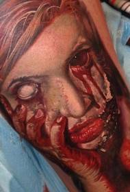 реалистична боја хорор стил крвави Монстер Воман лице тетоважа узорак