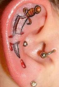 oor piercing huid dolk tattoo patroon