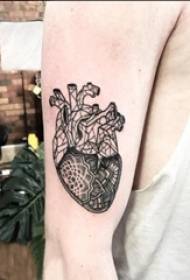 ragazzo Punto nero sul braccio, immagine del tatuaggio a cuore semplice linea fiore