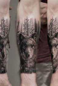 Modello di tatuaggio di lupo della foresta in bianco e nero in stile arm-real