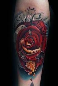 το στήθος χρώμα κόκκινο τριαντάφυλλο και το σχέδιο τατουάζ χαπιών