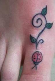 ženské nártové barvy malý beruška tetování vzor
