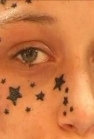 veido mažos žvaigždės tatuiruotės modelis
