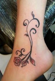 bellissimo disegno del tatuaggio rosa rossa sul retro