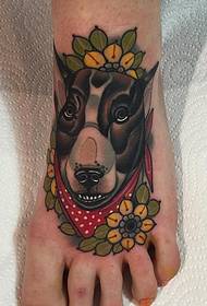 Instep-skool geverfde tatoeëringpatroon vir honde-blomme