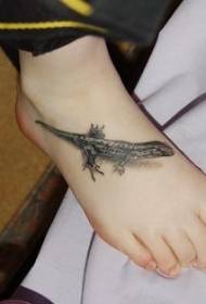 Black Lizard Tattoo Muster op der Instep